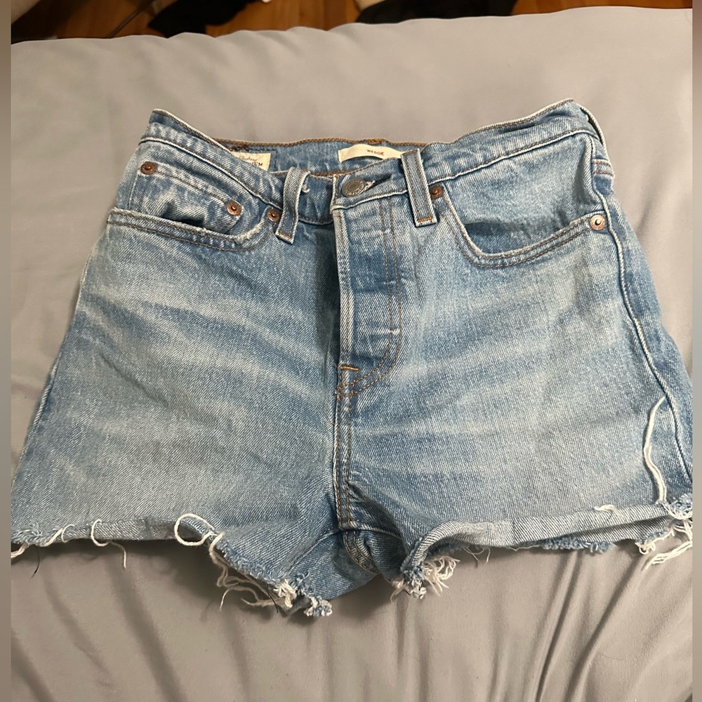 Levi’s Wedgie Jean Short 24”
